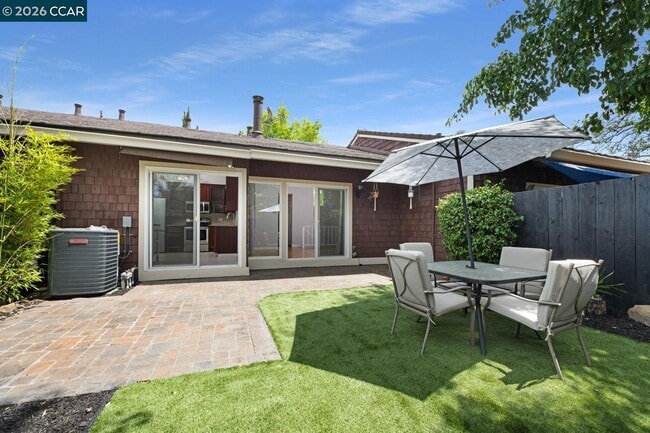 Building Photo - 238 Thistle Cir