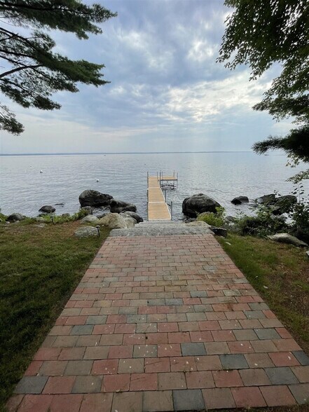 Building Photo - 747 Sebago Rd