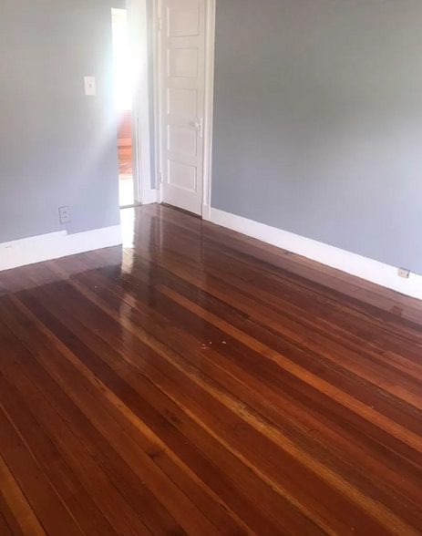 Building Photo - 835 Fellsway