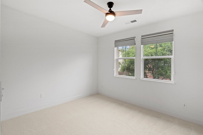 Building Photo - TOSCANA TOWNHOME EMBRACES LUXURY LIVING PRIVACY | SECURITY | MANY UPGRADES