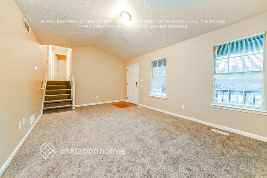 Building Photo - 12 Hale Haven Dr