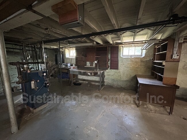 Building Photo - 85 Quinapoxet Ln