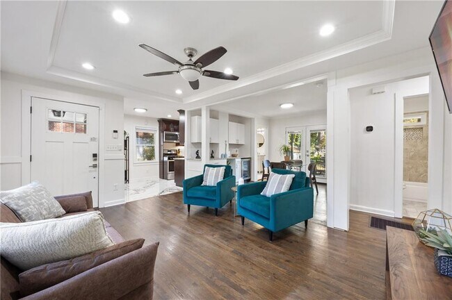 Building Photo - 1290 Glen Forest Way