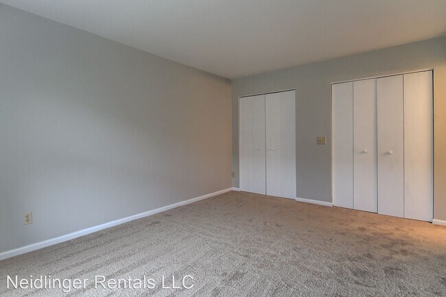 Building Photo - 555 Alison Dr