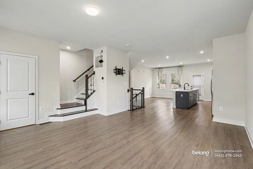 Building Photo - 6118 Northwest Dr