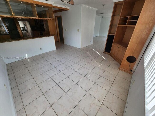 Building Photo - 3 bedroom in Hollywood FL 33020
