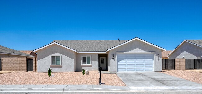 Building Photo - 1018 Briarwood Ave