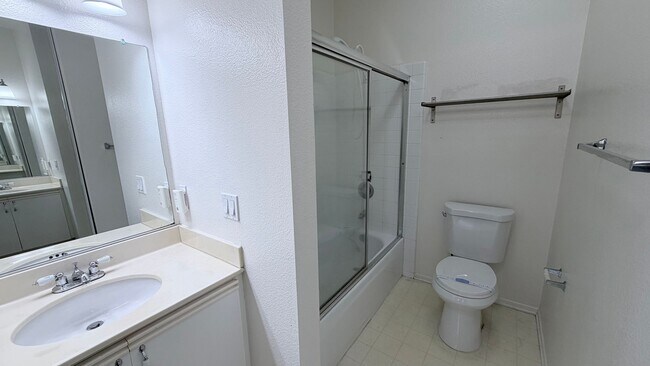 Building Photo - 10878 Sabre Hill Dr