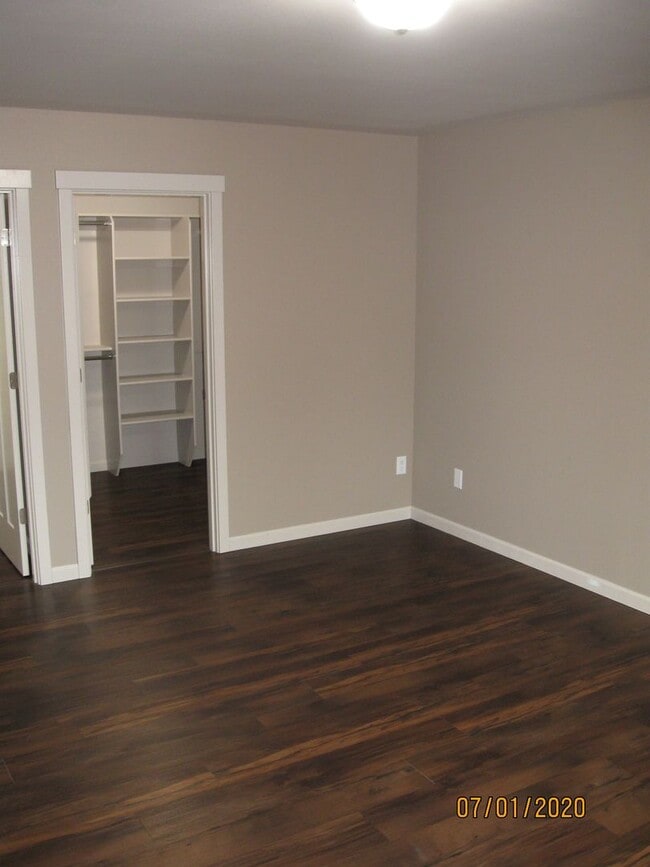 Building Photo - Must See 3 Bedroom with Fenced Yard!