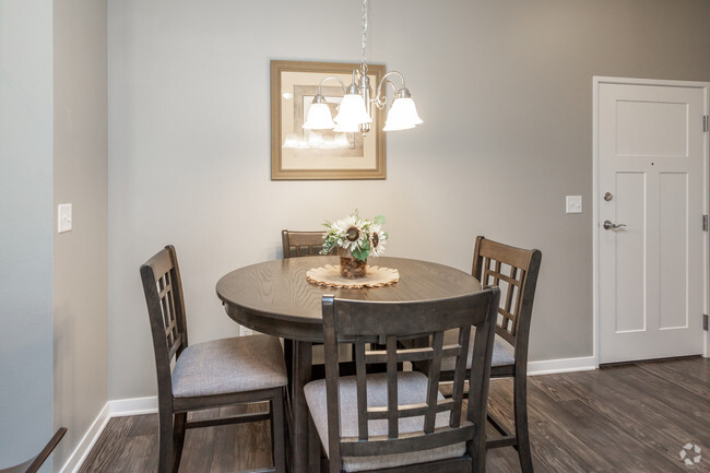 2BR Pandora - Dining Room - Barclay