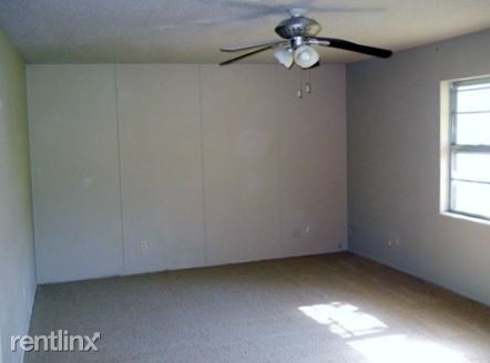 Building Photo - 3 br, 1 bath House - 637 S Miller Rd