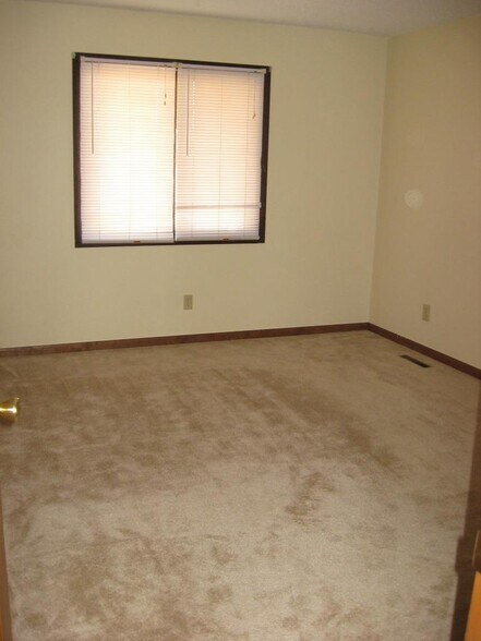 Building Photo - 7291 Bagpipe Blvd