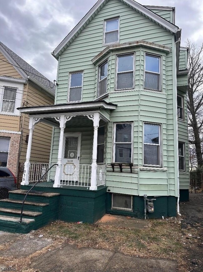 Building Photo - 956 Lafayette St