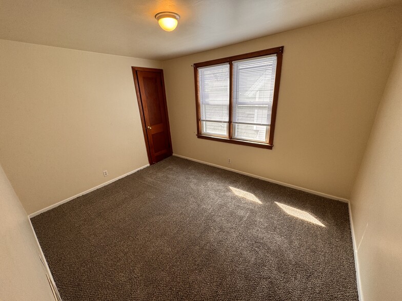 Building Photo - 1321 Manitoba Ave