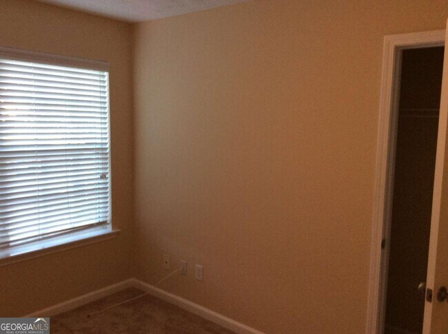 Building Photo - 4015 Yellow Pine Ct