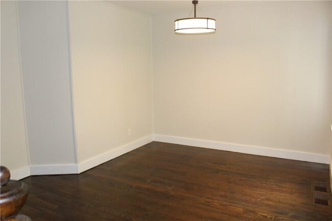 Building Photo - 34 Cottage Ave