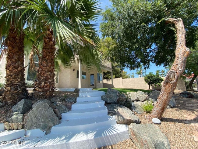 Building Photo - 1406 W Lake Mirage Ct