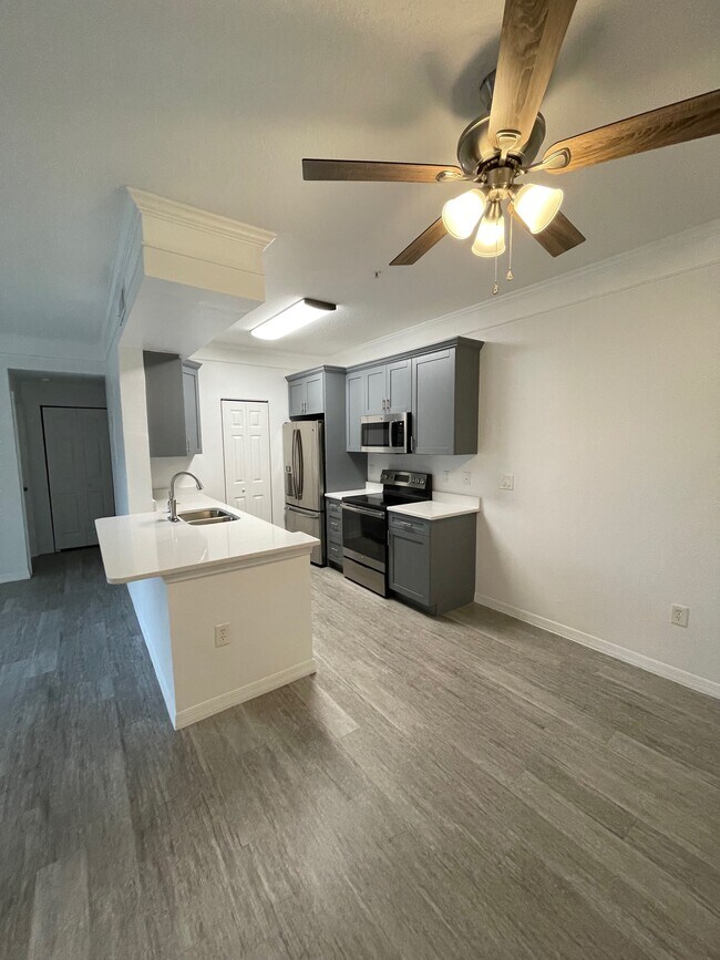 Building Photo - 11480 Villa Grand