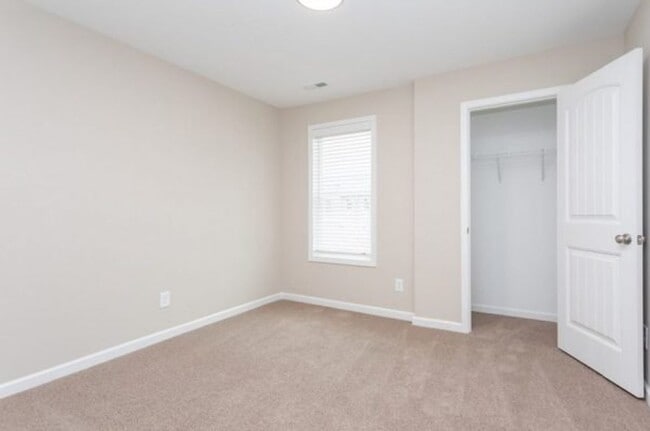Building Photo - 5346 GREYSTOKE Pl