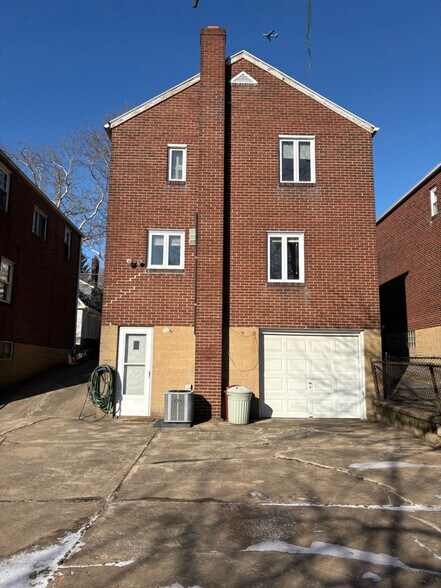 Building Photo - 6318 Glenview Pl