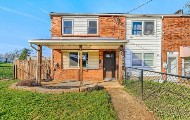 Building Photo - 800 Seckel Ct