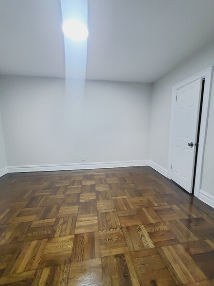 164 Sterling Ave 164 - 165 Sterling Ave