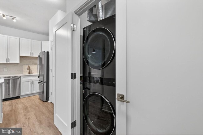 Building Photo - 2120 Vermont Ave NW