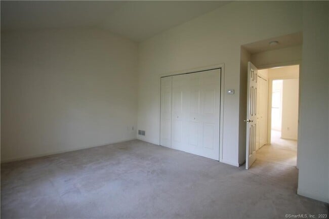 Building Photo - 1407 Larson Dr