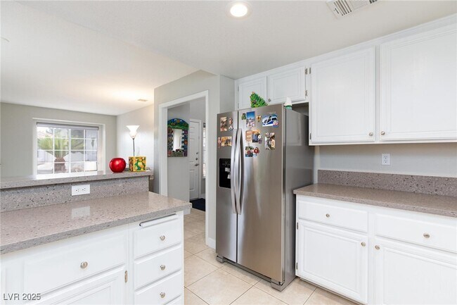 Building Photo - 9836 Russett Wood Cir