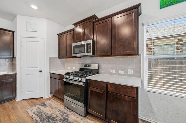 Building Photo - 1733 Catahoula Dr