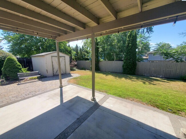 Building Photo - North Richland For Rent