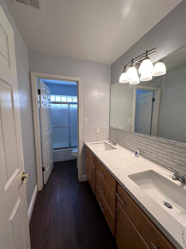 Building Photo - 5302 Doble Aguila Way