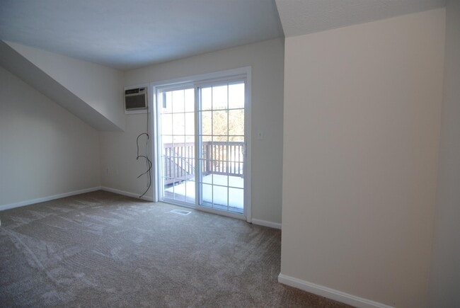 Building Photo - 18 Cadogan Way