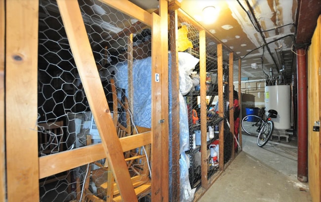 Building Photo - 5 Tunxis Pl