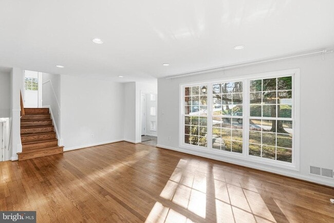 Building Photo - 7821 Cayuga Ave