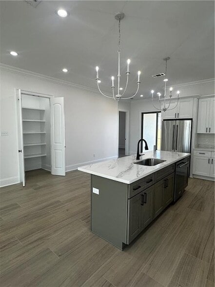 Building Photo - 2300 Pirate Dr