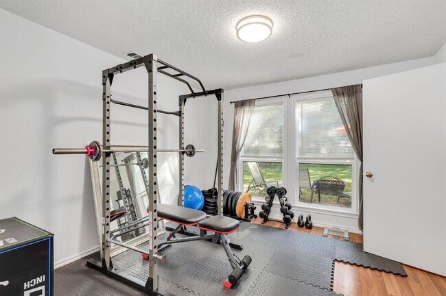 Building Photo - 1507 Wildwood Dr