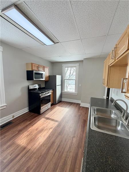 Building Photo - 306 E Wallace Ave