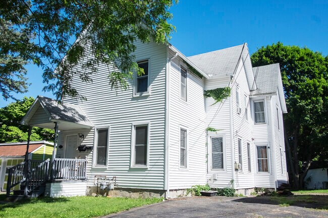 Building Photo - 12 Serrell Ave