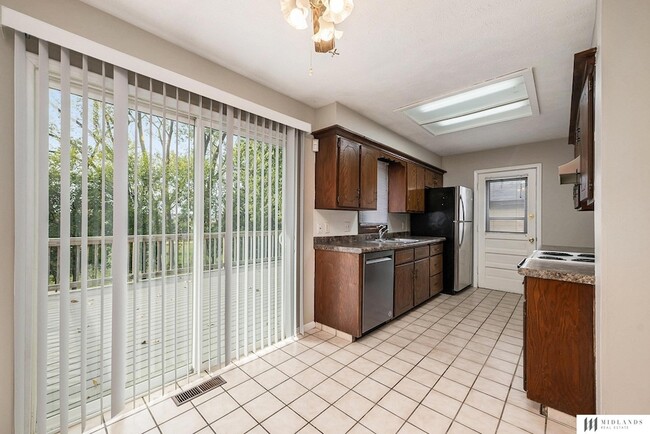 Building Photo - 4701 Schroeder Dr