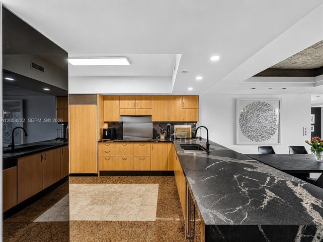 Building Photo - 1455 Ocean Dr