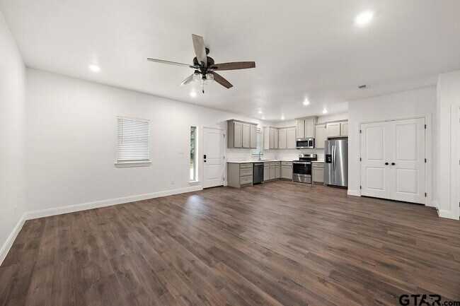 Building Photo - 18754 County Rd 437