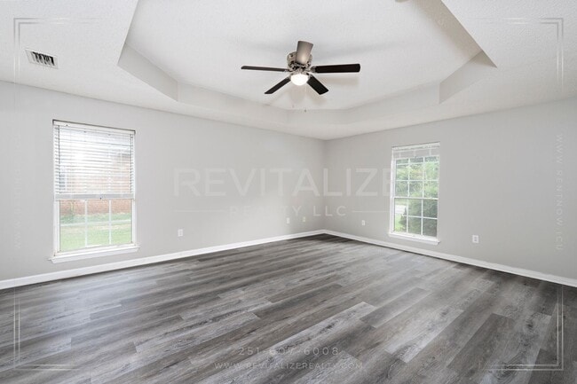 Building Photo - Newly Renovated Brick Home!