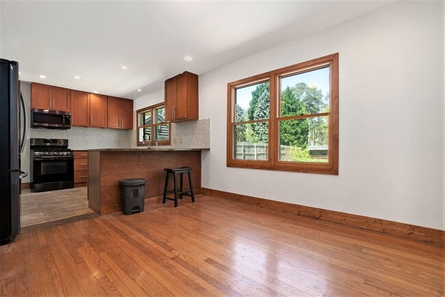 Building Photo - 3 Bedroom, 2 Bath in Decatur