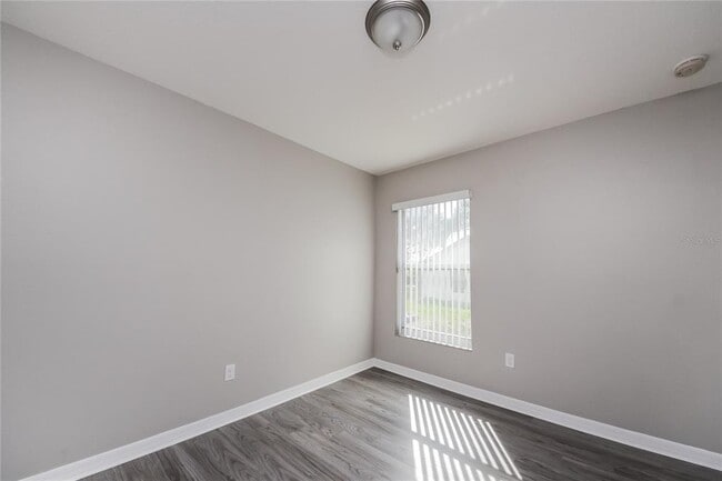 Building Photo - 103 11th Ave