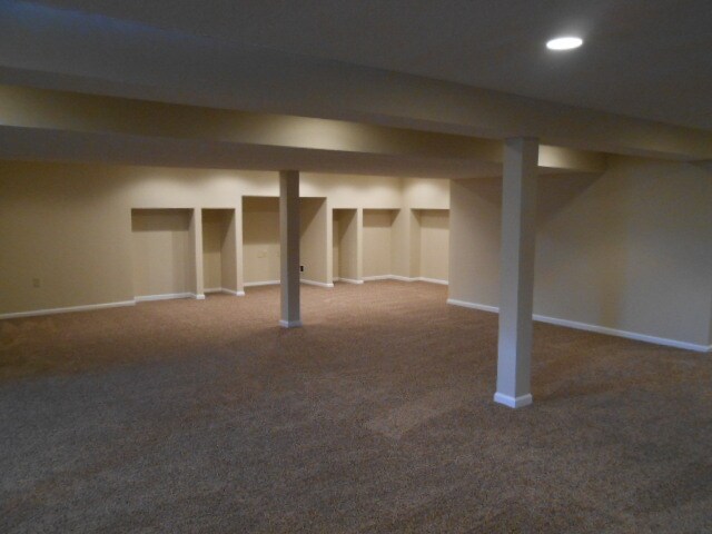 Building Photo - 8947 Creek View St