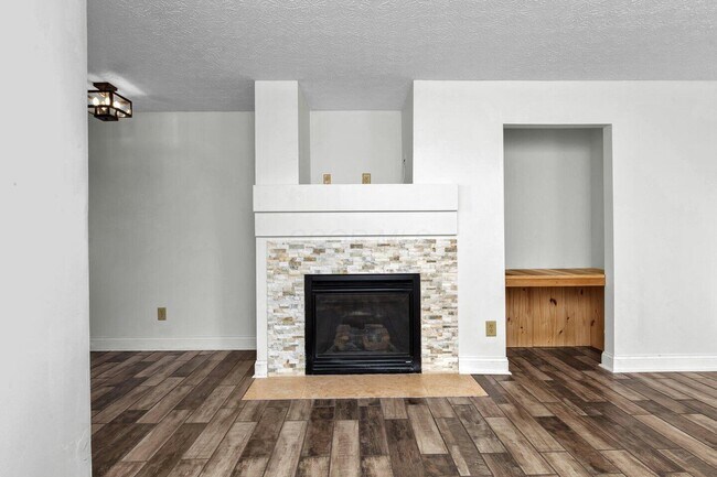 Building Photo - 7505 Hemrich Dr