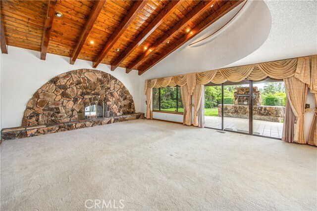 Building Photo - 668 E Sunset Dr N