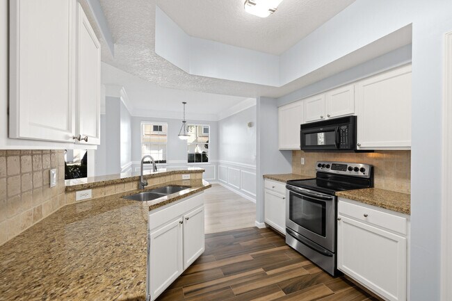 Building Photo - 225 Murcia Dr
