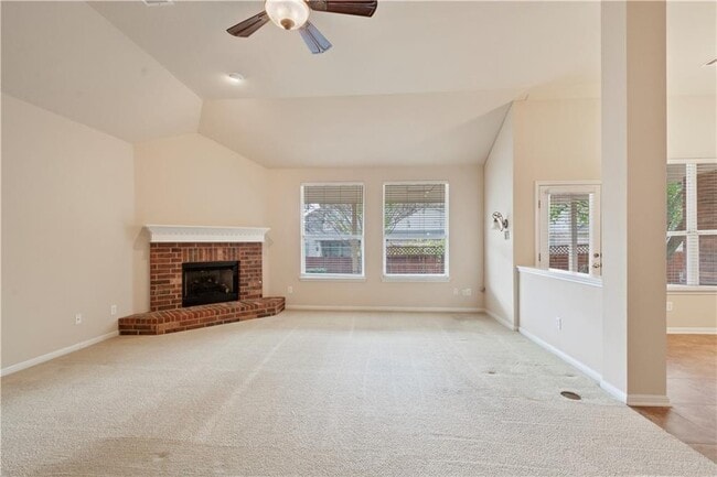 Building Photo - 2405 Speidel Dr